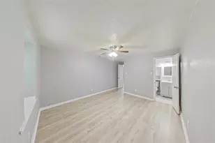 4002 Prudence Dr, Houston, TX 77045 - Photo 9