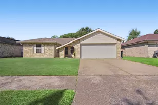 1323 Castle Glen Dr, Houston, TX 77015 - Photo 1