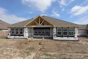 12402 Old Fashion Cir, Mont Belvieu, TX 77535 - Photo 3