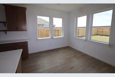 12402 Old Fashion Circle, Mont Belvieu, TX 77535 - Photo 5