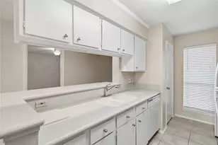 208 Yacht Club Ln, Seabrook, TX 77586 - Photo 11
