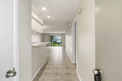 208 Yacht Club Lane #208, Seabrook, TX 77586 - Photo 5