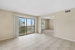208 Yacht Club Ln, Seabrook, TX 77586 - Photo 5