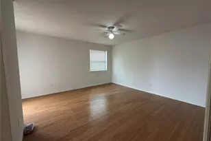 7841 Green Lawn Dr, Houston, TX 77088 - Photo 7