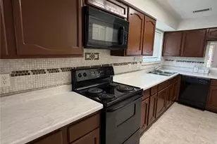 7841 Green Lawn Dr, Houston, TX 77088 - Photo 3