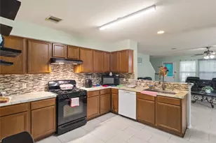 10515 Ince Ln, Houston, TX 77040 - Photo 9