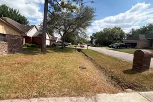 5201 Jezebel St, Houston, TX 77033 - Photo 5