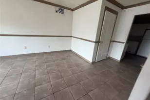 5201 Jezebel St, Houston, TX 77033 - Photo 9