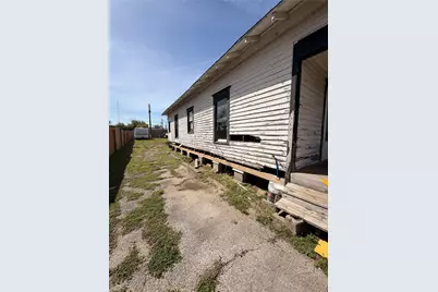 118 Van Molan Street, Houston, TX 77022 - Photo 13