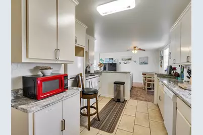 914 Treaty Drive, Surfside Beach, TX 77541 - Photo 19