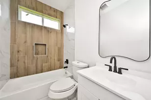 925 1st St, Hempstead, TX 77445 - Photo 27