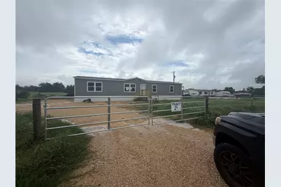 3031 Cr 124 Road, Floresville, TX 78114 - Photo 1