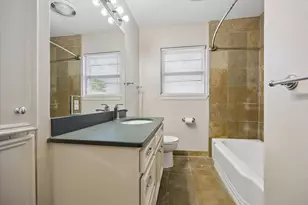 8511 Bluegate St, Houston, TX 77025 - Photo 19
