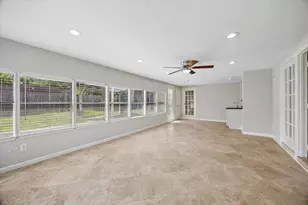 8511 Bluegate St, Houston, TX 77025 - Photo 13