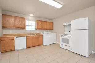 500 W Pitts Ave, Pasadena, TX 77506 - Photo 9