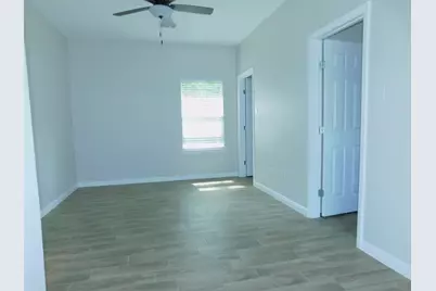 904 W Sealy Street #A, Alvin, TX 77511 - Photo 7