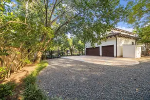 11607 Barazi Oaks Ct, Houston, TX 77024 - Photo 39