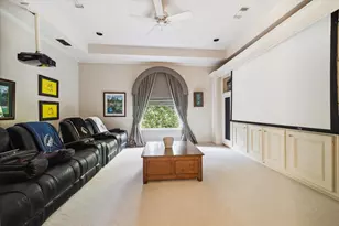 11607 Barazi Oaks Ct, Houston, TX 77024 - Photo 33