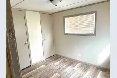 1718 W Dumble St #10, Alvin, TX 77511 - Photo 5