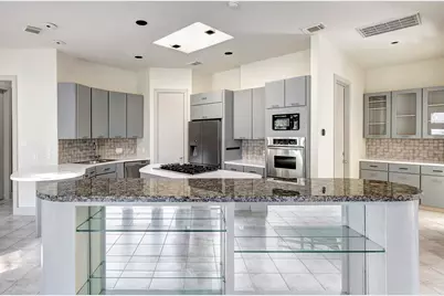 5304 Braeburn Drive, Bellaire, TX 77401 - Photo 9