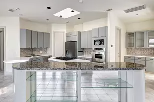 5304 Braeburn Dr, Bellaire, TX 77401 - Photo 9