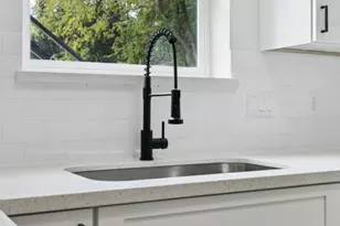 301 Cartersville St, Houston, TX 77029 - Photo 3