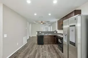 9906 Orchid Spring Ln, Houston, TX 77044 - Photo 11