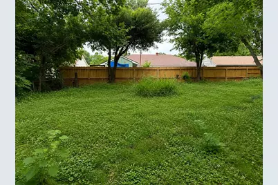5822 Lyndhurst Drive, Houston, TX 77033 - Photo 3