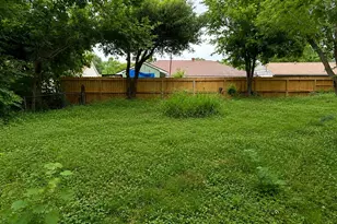 5822 Lyndhurst Dr, Houston, TX 77033 - Photo 3