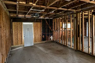 5822 Lyndhurst Dr, Houston, TX 77033 - Photo 5