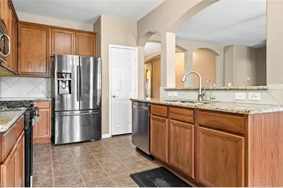 8618 E Highlands Crossing, Highlands, TX 77562 - Photo 11