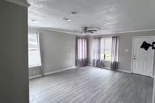 428 Azalea St, Lake Jackson, TX 77566 - Photo 5