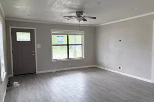 428 Azalea St, Lake Jackson, TX 77566 - Photo 3