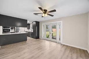 10319 Old Orchard Rd, La Porte, TX 77571 - Photo 11