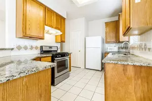 1138 Evandale Ln, Sugar Land, TX 77479 - Photo 9
