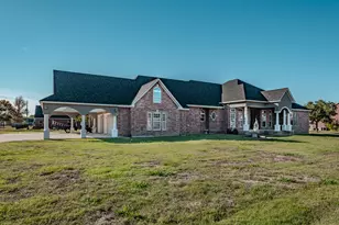 9018 Water Point Dr, Beach City, TX 77523 - Photo 3