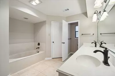 4 Falling Star Road, The Woodlands, TX 77381 - Photo 27