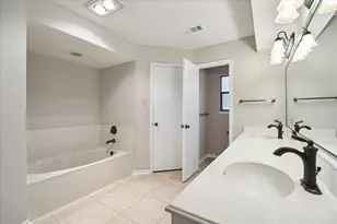 4 Falling Star Rd, The Woodlands, TX 77381 - Photo 27