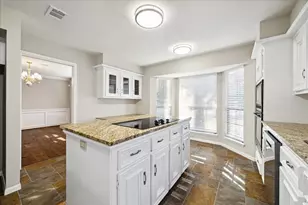 4 Falling Star Rd, The Woodlands, TX 77381 - Photo 9