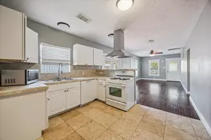 2101 Lawrence St, Houston, TX 77008 - Photo 3