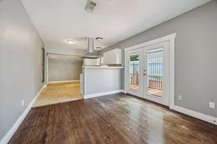 2101 Lawrence St, Houston, TX 77008 - Photo 9