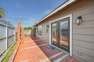 2101 Lawrence St, Houston, TX 77008 - Photo 5