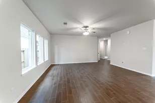 1926 Middle Pass Ln, Angleton, TX 77515 - Photo 11