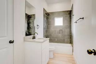 10518 Ashville Dr, Houston, TX 77051 - Photo 11