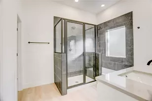 10518 Ashville Dr, Houston, TX 77051 - Photo 9