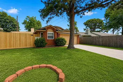 9114 Golden Sunshine Drive, Houston, TX 77064 - Photo 3
