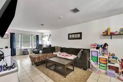 5514/5516 Deep Forest Drive, Houston, TX 77092 - Photo 9