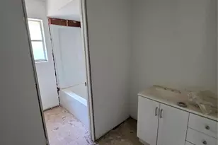9739 Lake View Dr, Houston, TX 77365 - Photo 17
