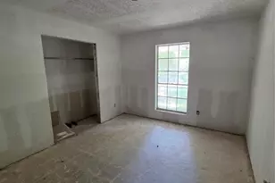 9739 Lake View Dr, Houston, TX 77365 - Photo 15