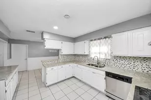 9607 Crail Dr, Spring, TX 77379 - Photo 19